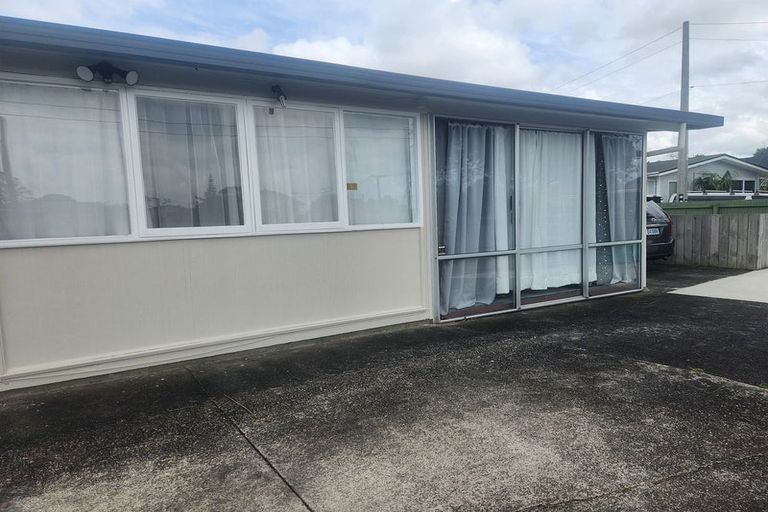 Photo of property in 80 Tiraumea Drive, Pakuranga, Auckland, 2010