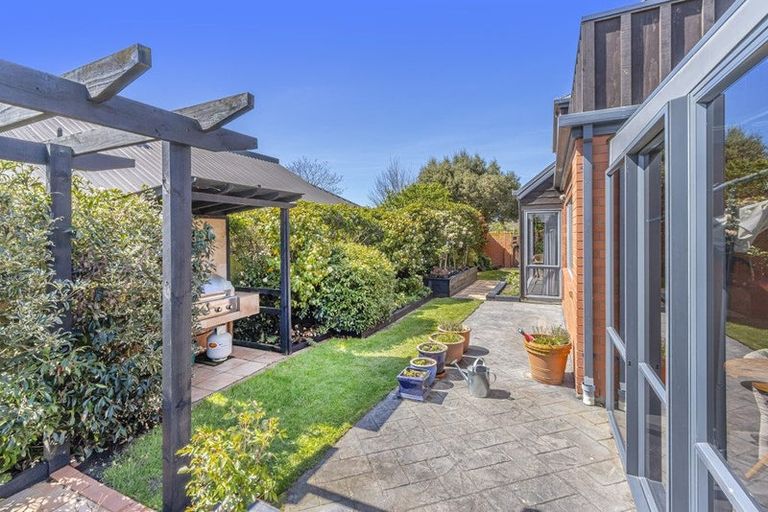 Photo of property in 29 Greystoke Lane, Avonhead, Christchurch, 8042