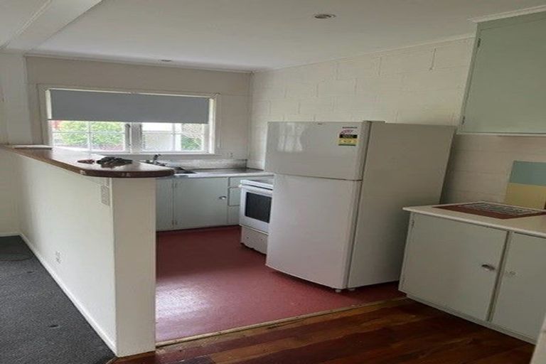 Photo of property in 1a Thurleigh Grove, Karori, Wellington, 6012