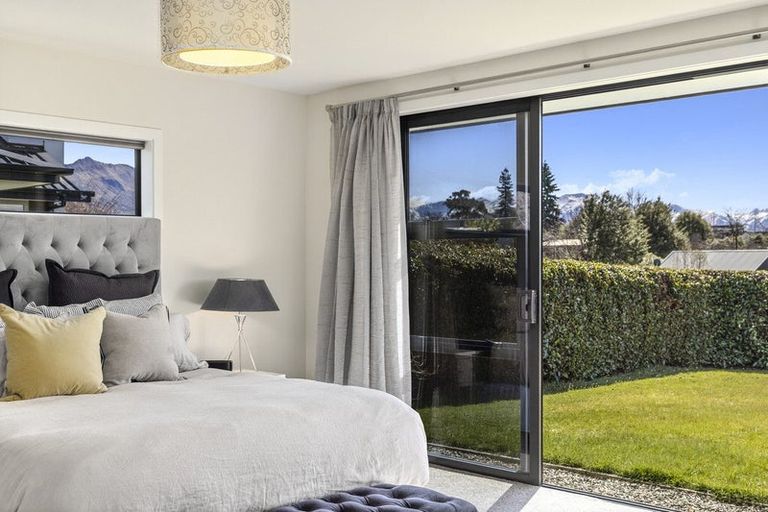Photo of property in 4 Daniels Terrace, Wanaka, 9305