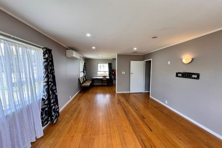 Photo of property in 1/149 View Road, Sunnyvale, Auckland, 0612