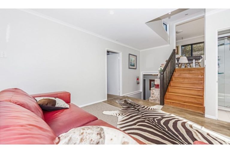 Photo of property in 34b Shakespear Road, Army Bay, Whangaparaoa, 0930