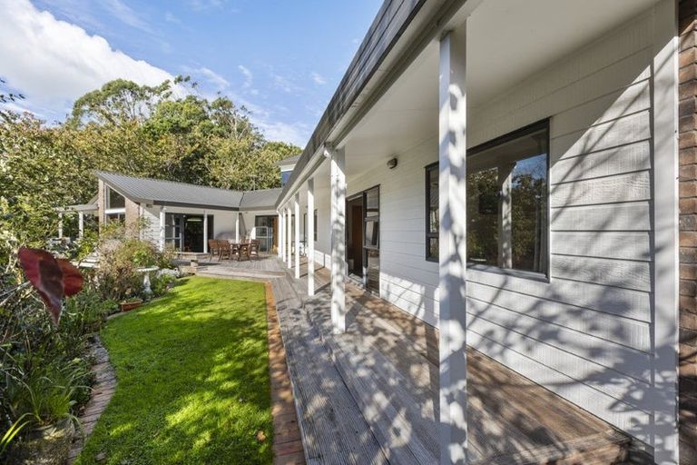 Photo of property in 60 Veale Road, Ridgewood, New Plymouth, 4371