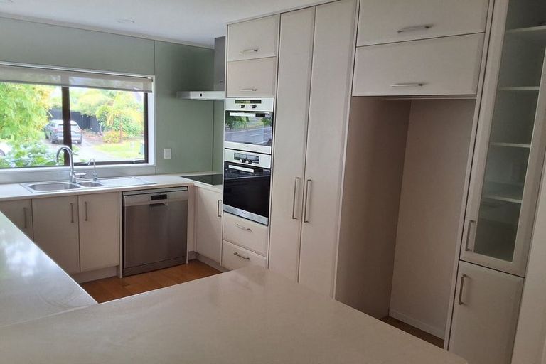 Photo of property in 53 Golfland Drive, Golflands, Auckland, 2013