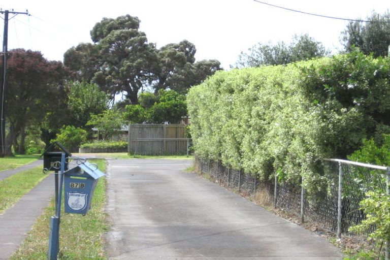 Photo of property in 2/87a Lancaster Road, Beach Haven, Auckland, 0626