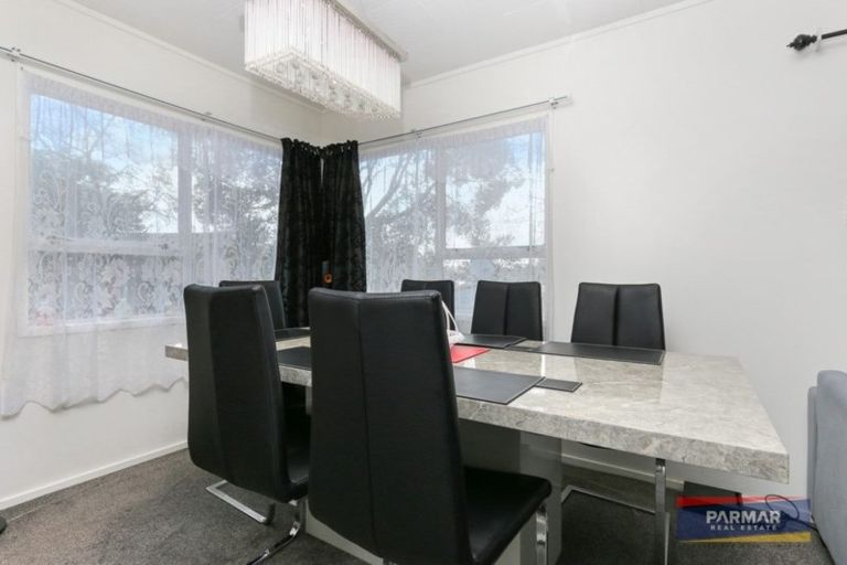 Photo of property in 64 Reynella Drive, Massey, Auckland, 0614