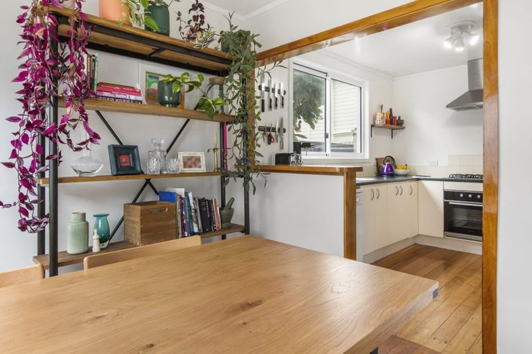 Photo of property in 96 Lyall Parade, Lyall Bay, Wellington, 6022