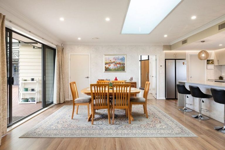 Photo of property in 2 Kotare Grove, Cambridge, 3434