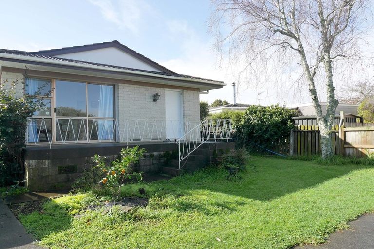 Photo of property in 2/28 Priestley Drive, Bucklands Beach, Auckland, 2014