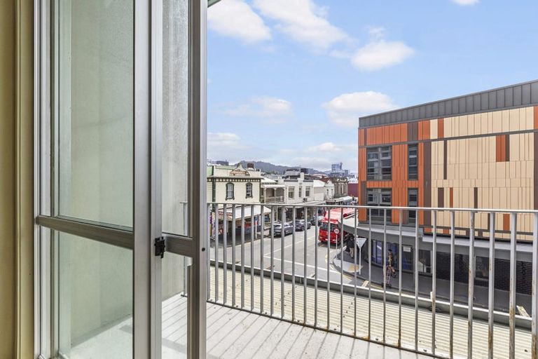 Photo of property in Qba Apartments, 1b/51 Webb Street, Mount Cook, Wellington, 6011