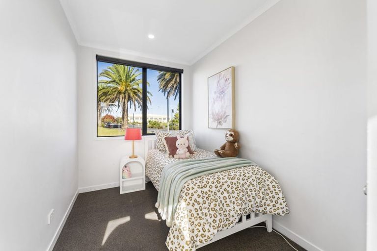 Photo of property in 284 Hobsonville Point Road, Hobsonville, Auckland, 0616