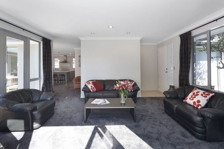 Photo of property in 3 Handel Close, Northwood, Christchurch, 8051