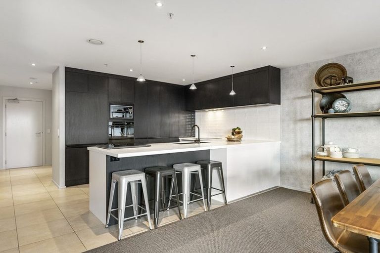 Photo of property in 11/72b Devonport Road, Tauranga, 3110