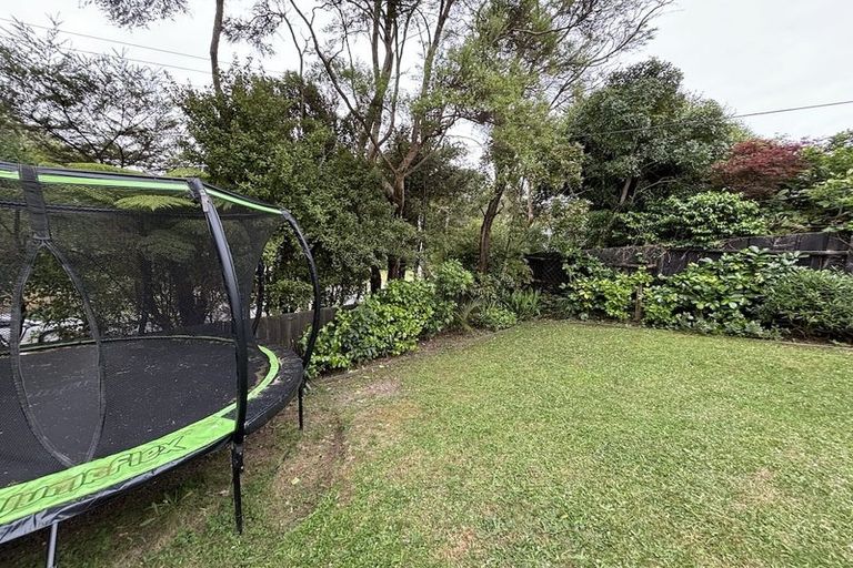 Photo of property in 30 Atkinson Road, Titirangi, Auckland, 0604