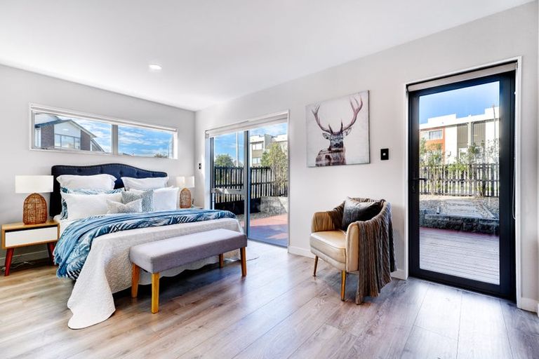 Photo of property in 2 Meritage Lane, Te Atatu South, Auckland, 0610