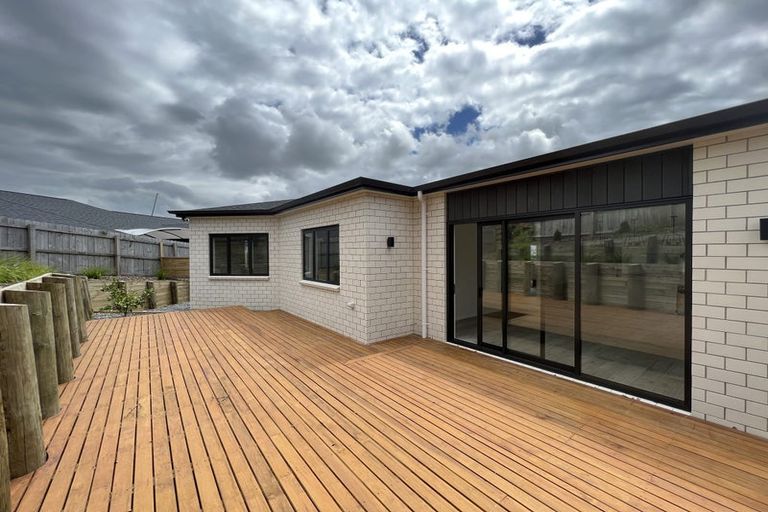 Photo of property in 59 Symes Drive, Red Beach, 0932