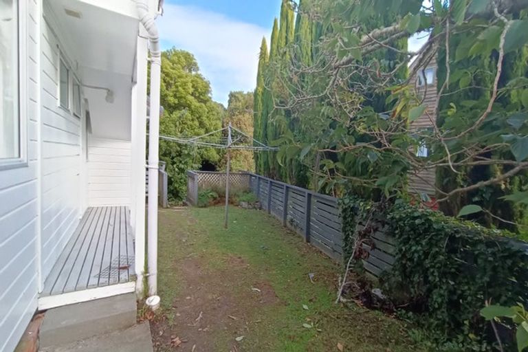 Photo of property in 13a Kingsbridge Place, Newlands, Wellington, 6037