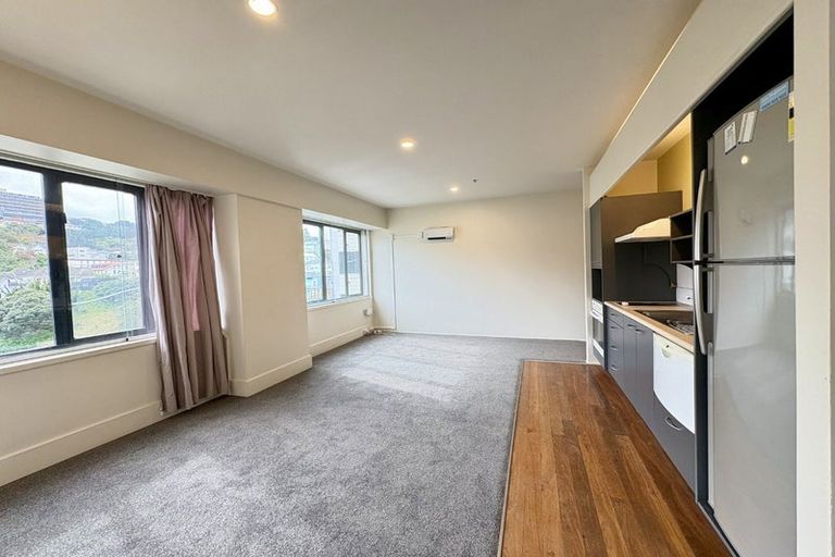 Photo of property in St Peters Apartments, 9d/192 Willis Street, Te Aro, Wellington, 6011
