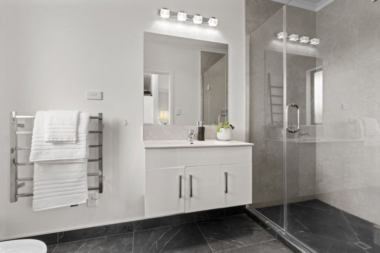 Photo of property in 16 Hehan Close, Cambridge, 3434