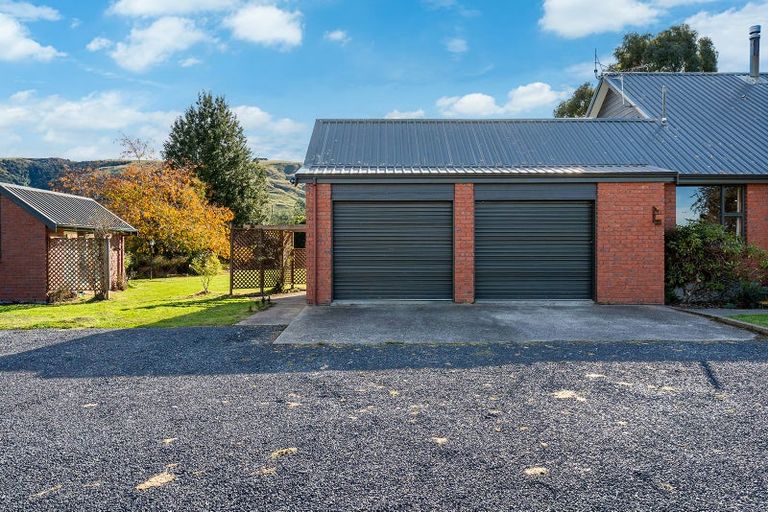 Photo of property in 83 Tirohanga Road, North Taieri, Mosgiel, 9092