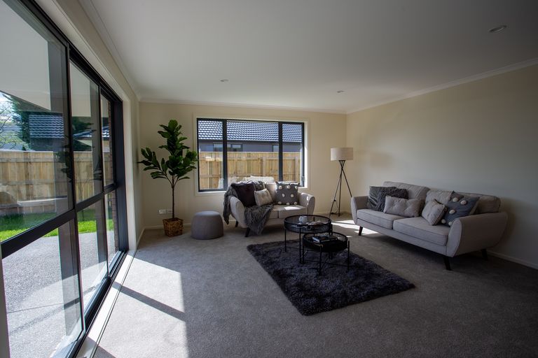 Photo of property in 7 Devon Lane, Carterton, 5713