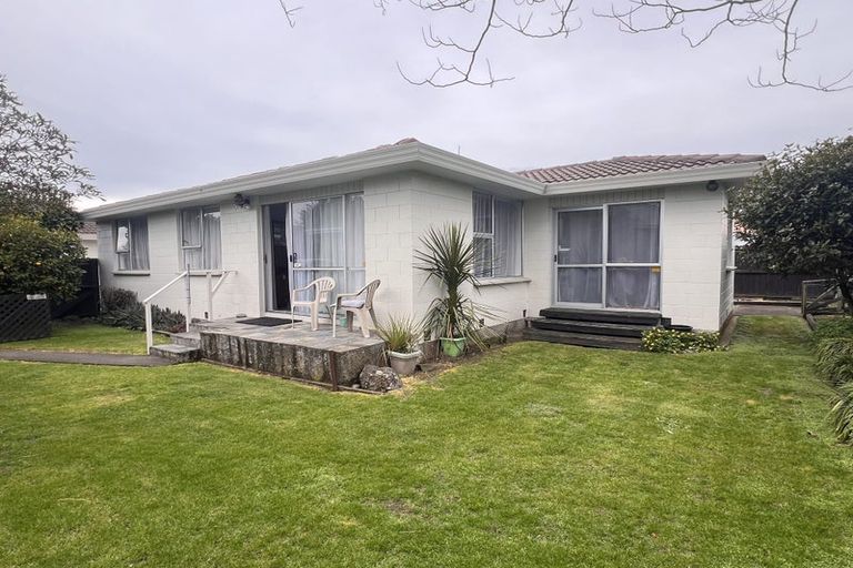 Photo of property in 49 Chipping Lane, Redwood, Christchurch, 8051
