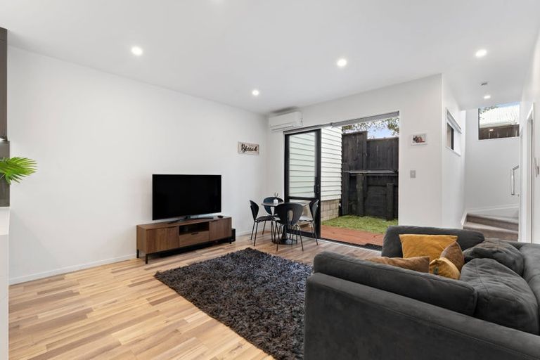 Photo of property in 5/122 Archibald Road, Kelston, Auckland, 0602