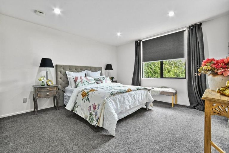 Photo of property in 27 Popokatea Drive, Takanini, 2112
