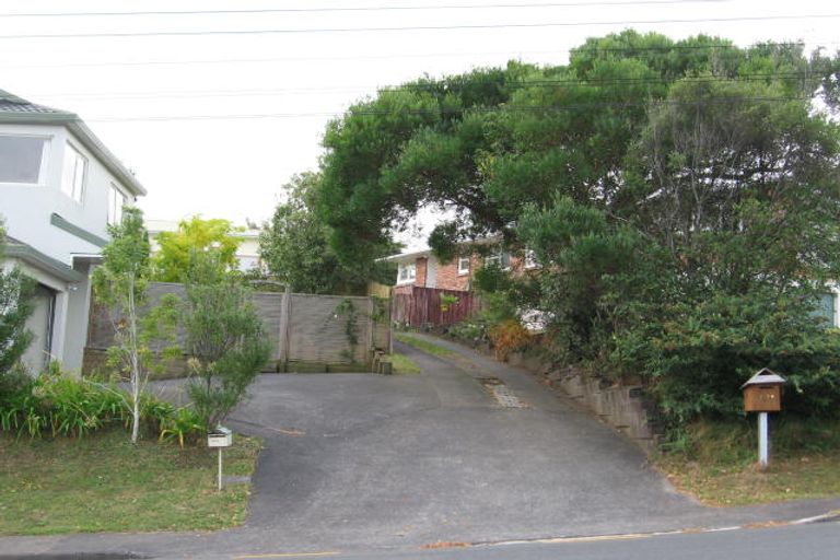 Photo of property in 1/64 Sunnynook Road, Sunnynook, Auckland, 0620