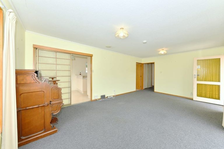 Photo of property in 31 Denniston Crescent, Redwood, Christchurch, 8051