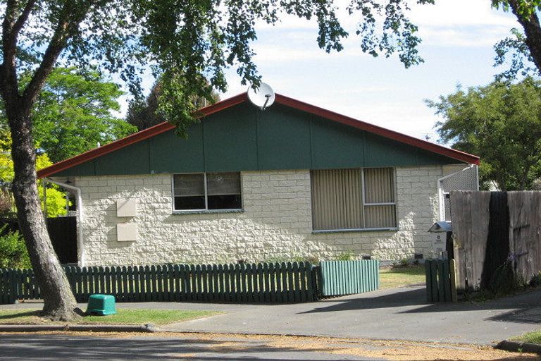Photo of property in 8 Betula Place, Parklands, Christchurch, 8083