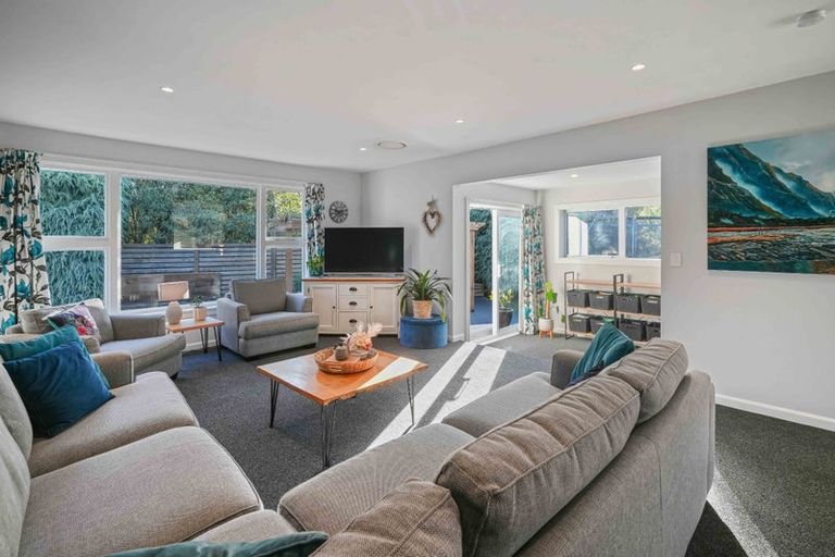 Photo of property in 1 Cunliffe Road, Redwood, Christchurch, 8051