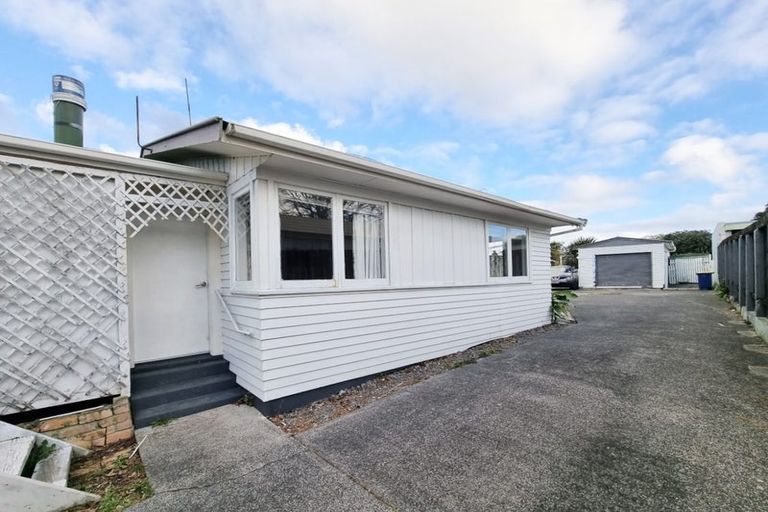 Photo of property in 93 Fairview Avenue, Fairview Heights, Auckland, 0632