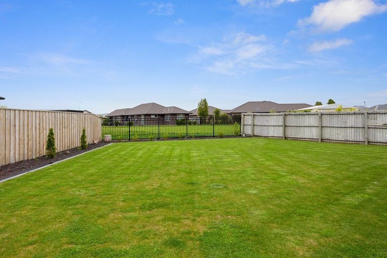 Photo of property in 35 Koura Drive, Rangiora, 7400