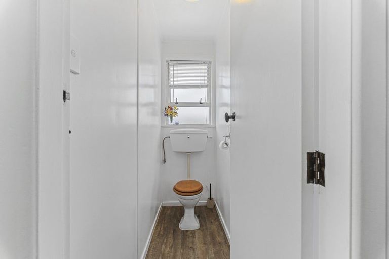 Photo of property in 14 Tohora Place, Spotswood, New Plymouth, 4310