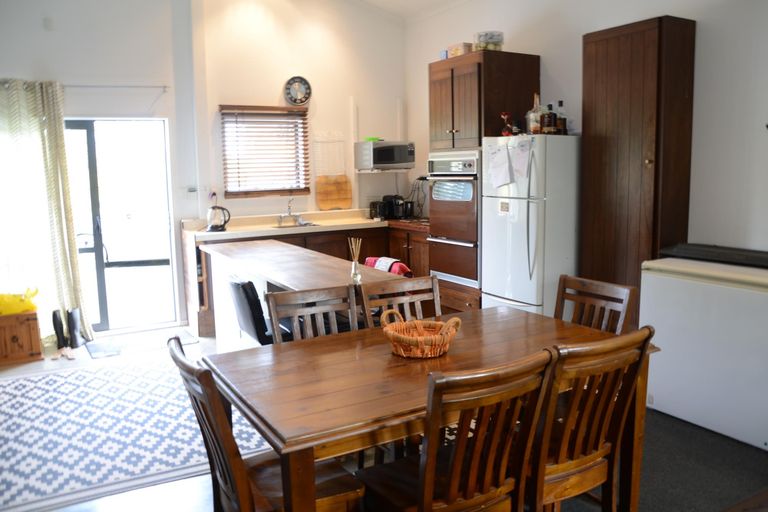 Photo of property in 28 Johnson Street, Tuakau, 2121