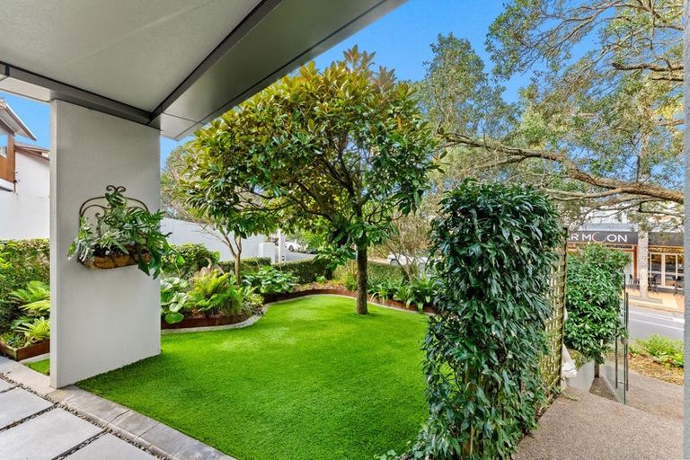 Photo of property in Montrose Villas, 441c Beach Road, Mairangi Bay, Auckland, 0630