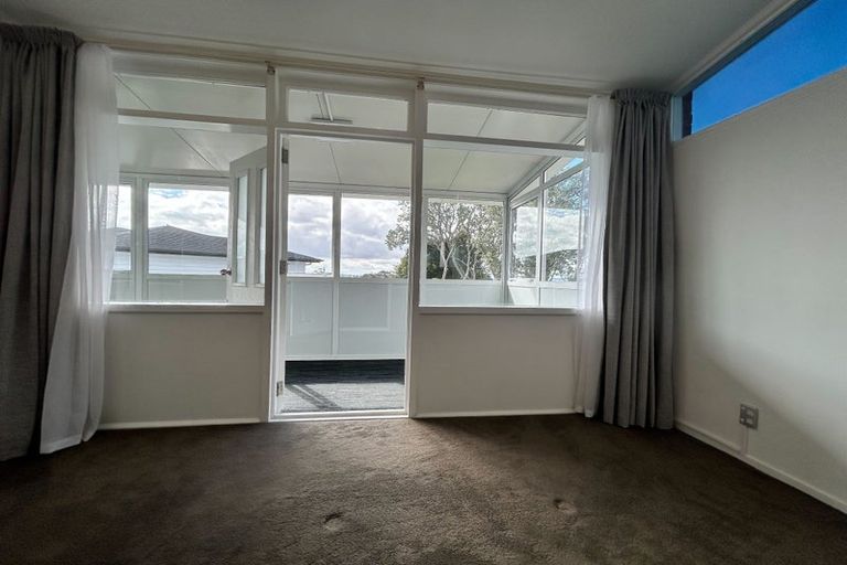 Photo of property in 203 Don Buck Road, Massey, Auckland, 0614