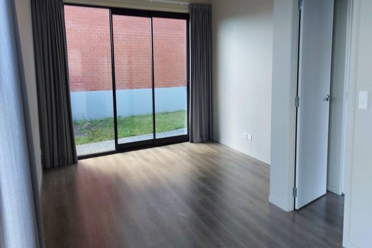 Photo of property in 2 Peihana Road, Hobsonville, Auckland, 0616