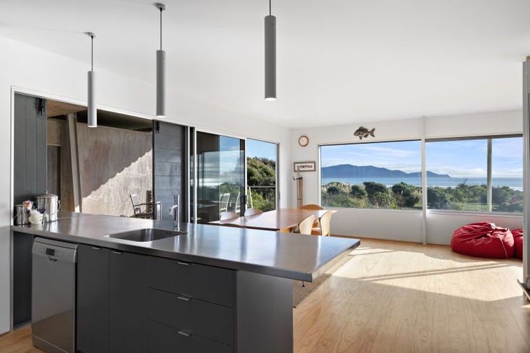 Photo of property in 64 Paetawa Road, Peka Peka, Waikanae, 5391