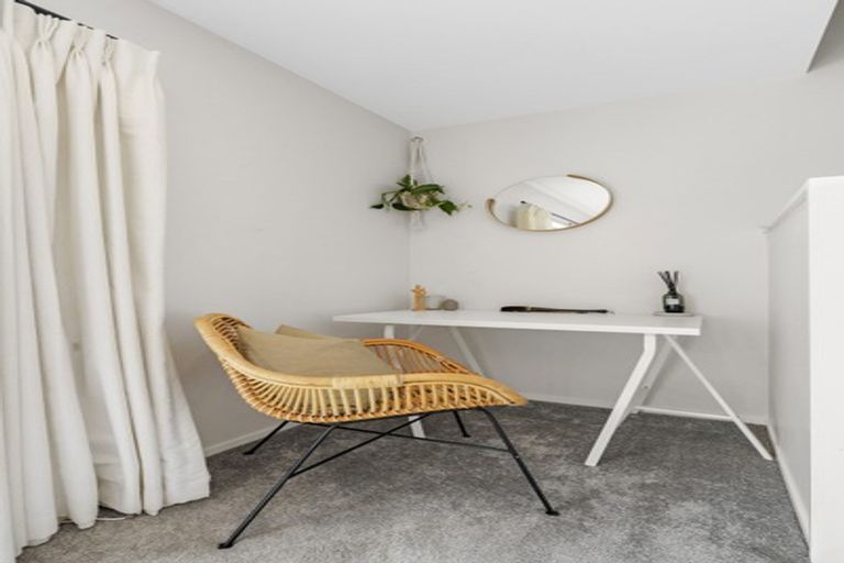 Photo of property in 3/17 Pannill Place, Oteha, Auckland, 0632