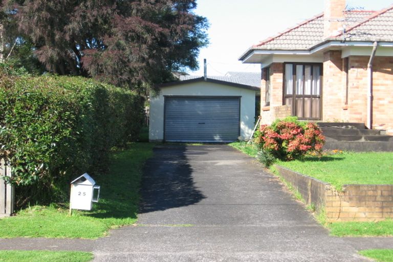 Photo of property in 25 Fairview Road, Papatoetoe, Auckland, 2025