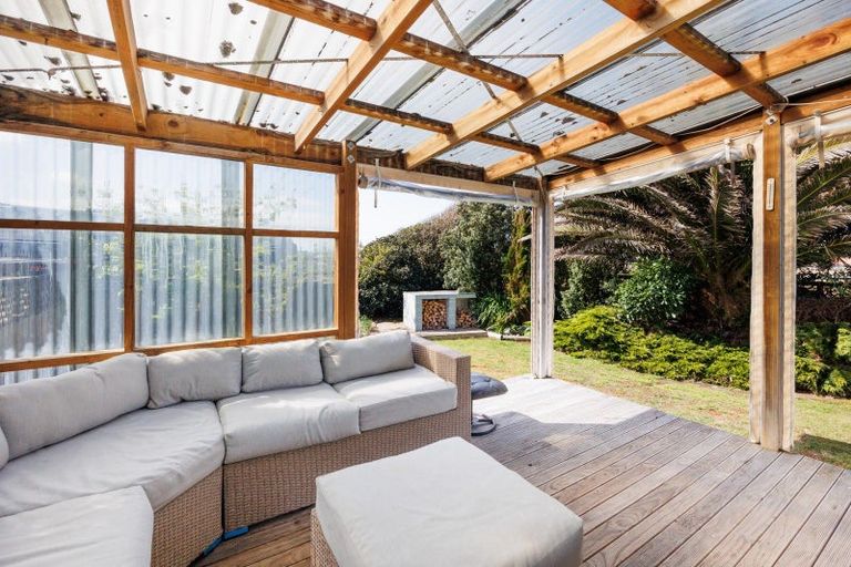 Photo of property in 18 Thomas Place, Foxton Beach, Foxton, 4815