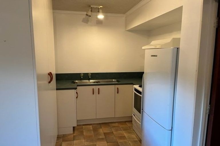 Photo of property in 4a Spencer Place, Merrilands, New Plymouth, 4312