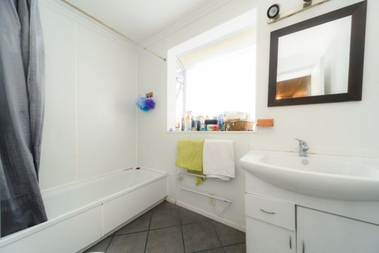 Photo of property in 6 Stephens Crescent, Highbury, Palmerston North, 4412