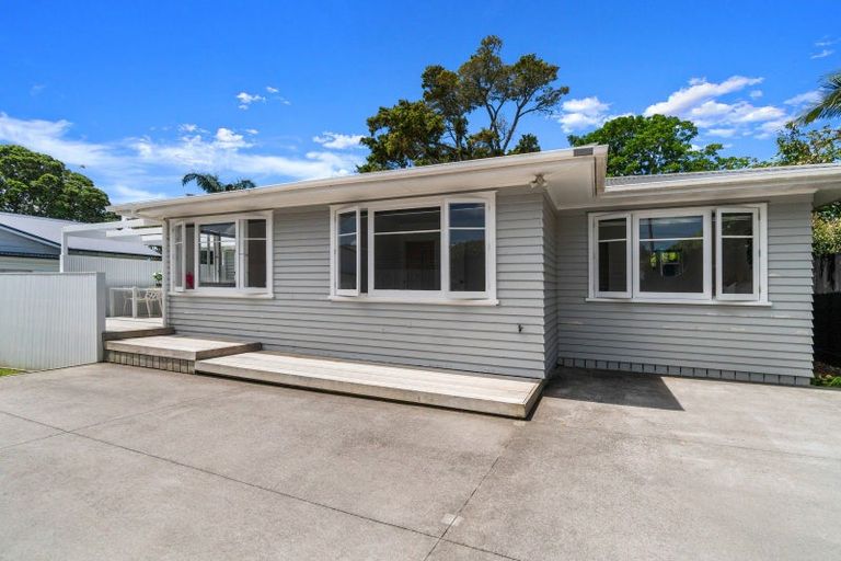 Photo of property in 16a Fairfax Avenue, Northcote, Auckland, 0627