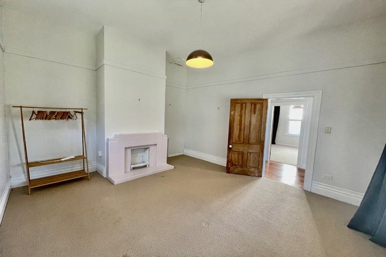 Photo of property in 16 Woburn Road, Northland, Wellington, 6012