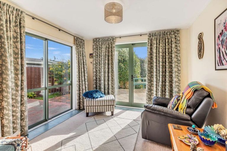 Photo of property in 13 Waimarie Avenue, Paraparaumu, 5032