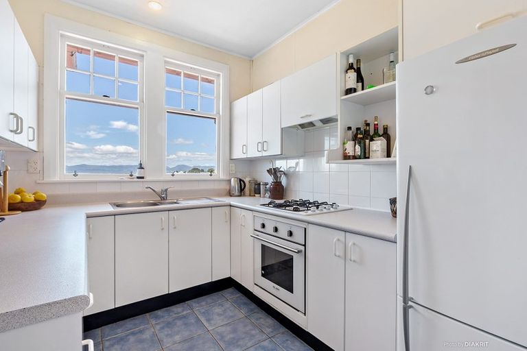 Photo of property in 9 Thorby Street, Northland, Wellington, 6012