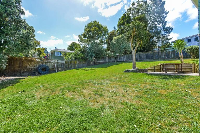 Photo of property in 10 Glenbervie Crescent, Massey, Auckland, 0614